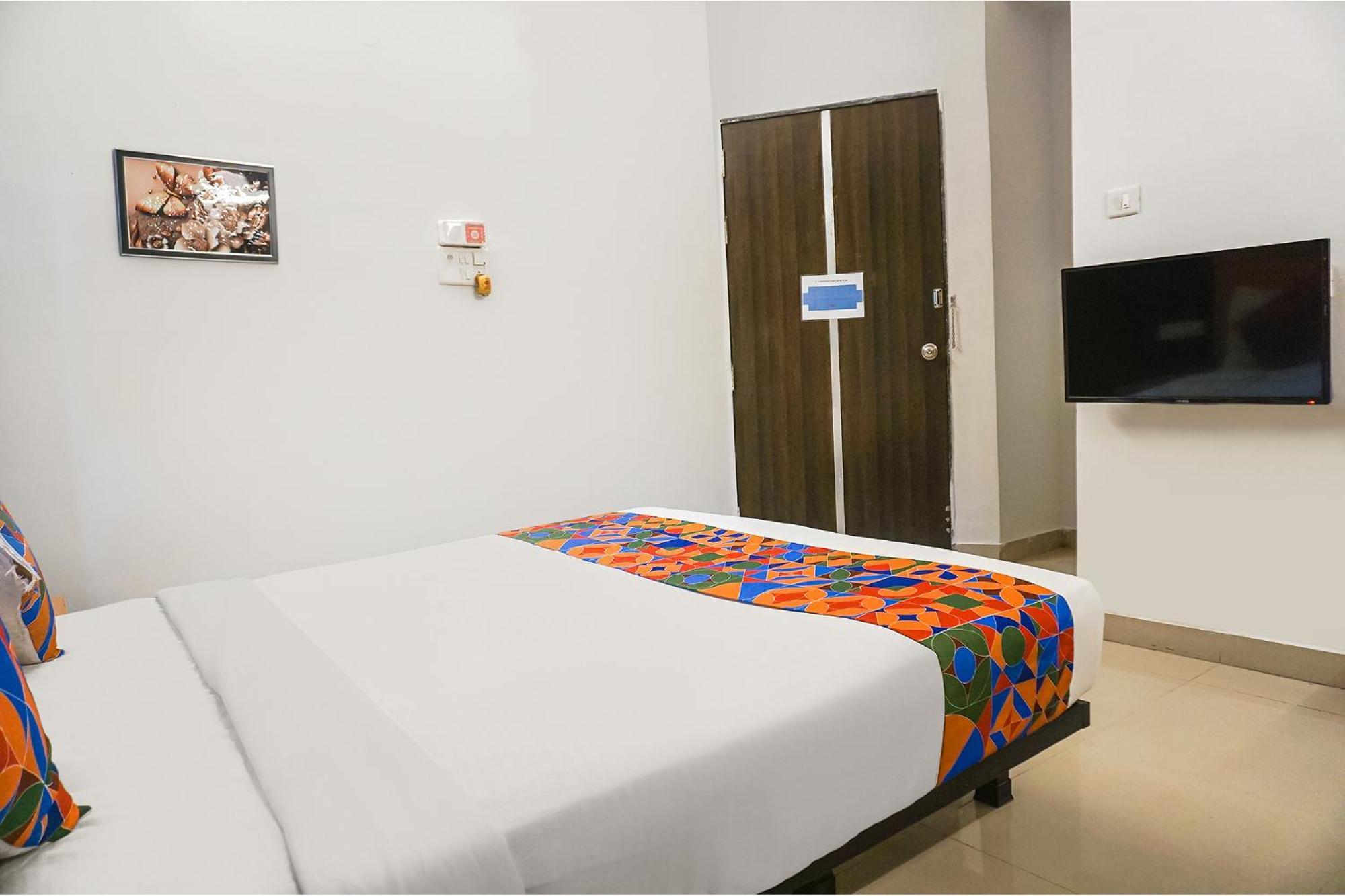 Fabhotel Aura Homes - Nr Khandoba Mandir Pimpri-Chinchwad Exterior photo